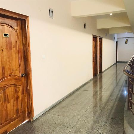 STAYMAKER Prakash International Gonikoppal Bagian luar foto