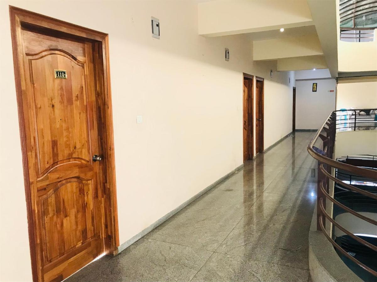 STAYMAKER Prakash International Gonikoppal Bagian luar foto