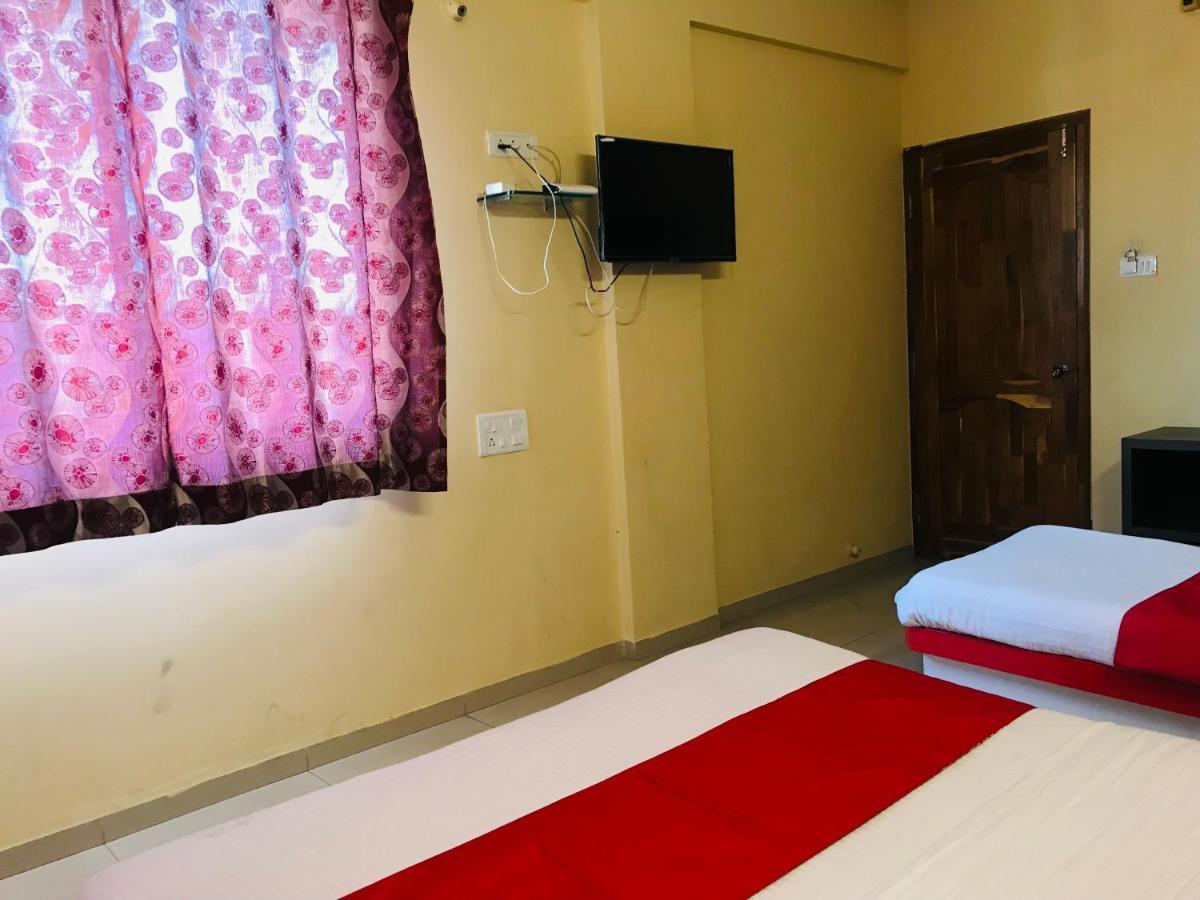 STAYMAKER Prakash International Gonikoppal Bagian luar foto