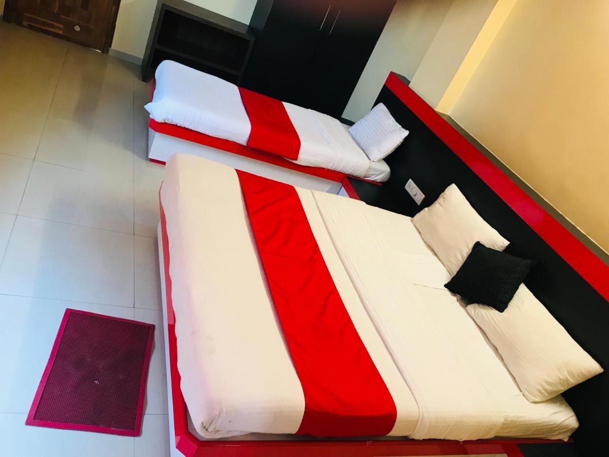 STAYMAKER Prakash International Gonikoppal Bagian luar foto