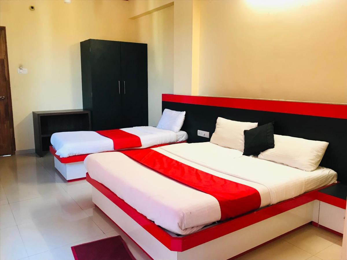STAYMAKER Prakash International Gonikoppal Bagian luar foto