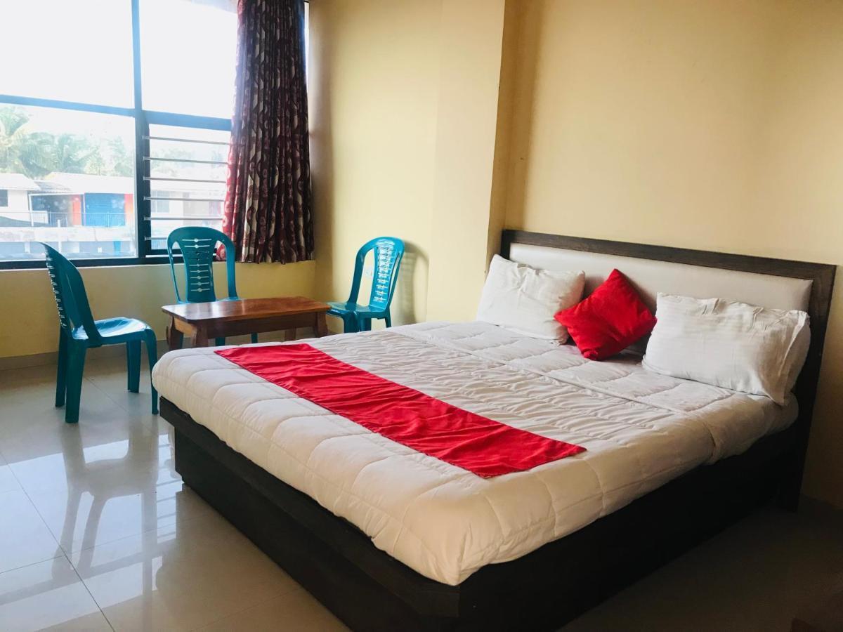 STAYMAKER Prakash International Gonikoppal Bagian luar foto