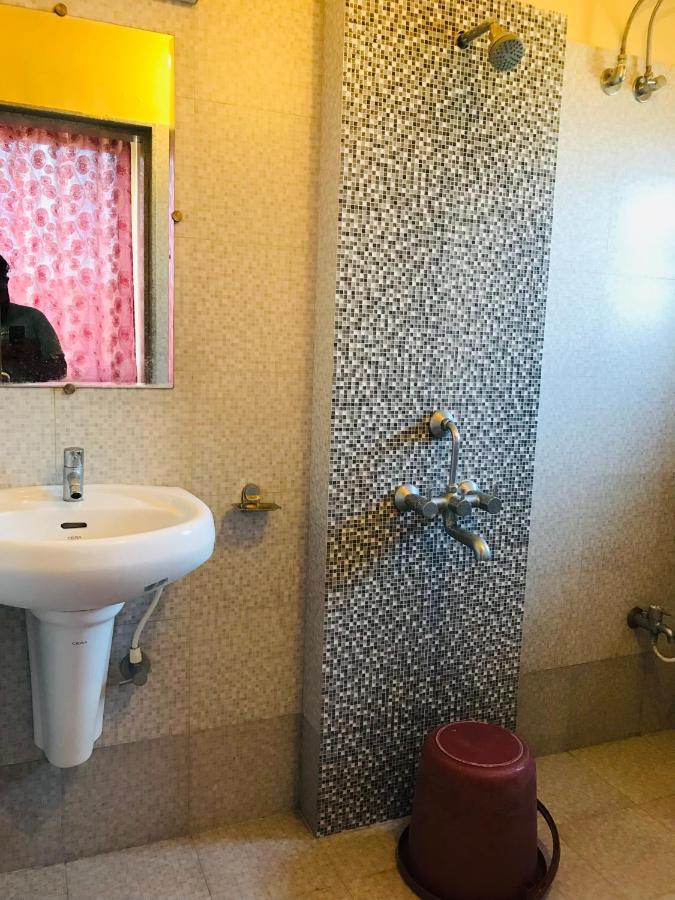 STAYMAKER Prakash International Gonikoppal Bagian luar foto
